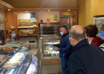 Comercio apoya una campaña para dinamizar las compras de Navidad en La Marina