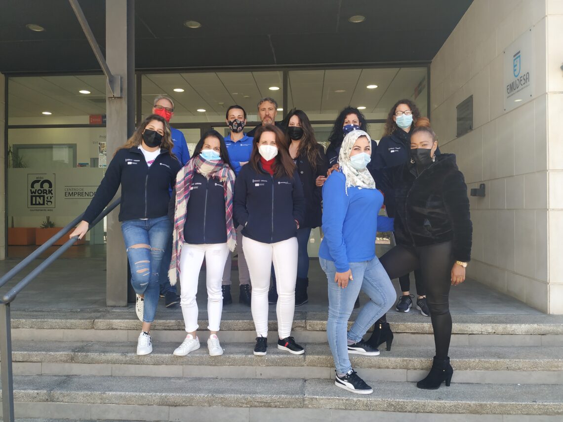 El alumnado del programa ‘Et Formem’ completa su formación como auxiliares administrativos