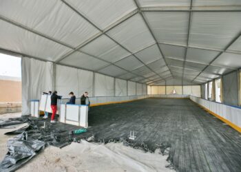 Estas Navidades Torrevieja contará con una pista de hielo natural