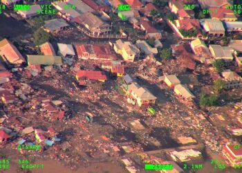 Imágenes aéreas de la destrucción dejada por el terremoto y el tsunami en Indonesia