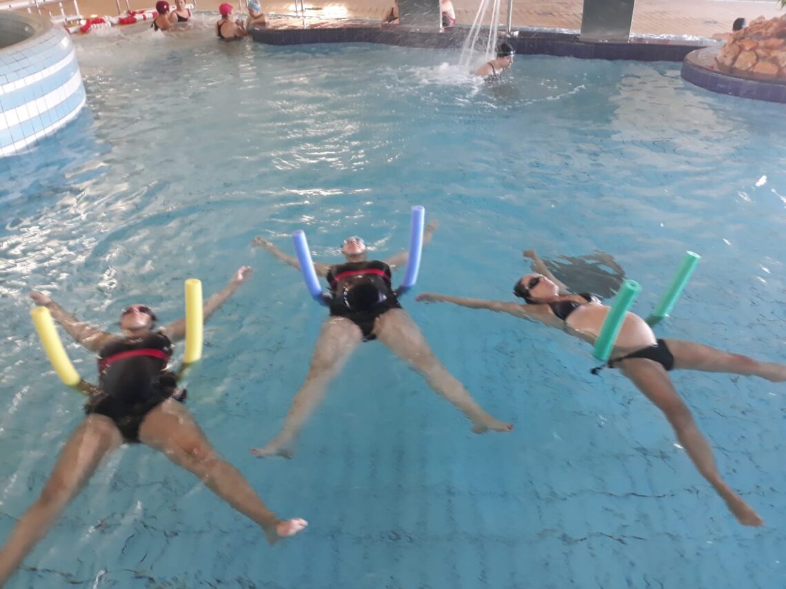 Más de mil personas comienzan el lunes sus clases en la piscina cubierta de Aspe