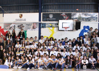 Newton-college-participantes-feria-ciencias-abril-2019