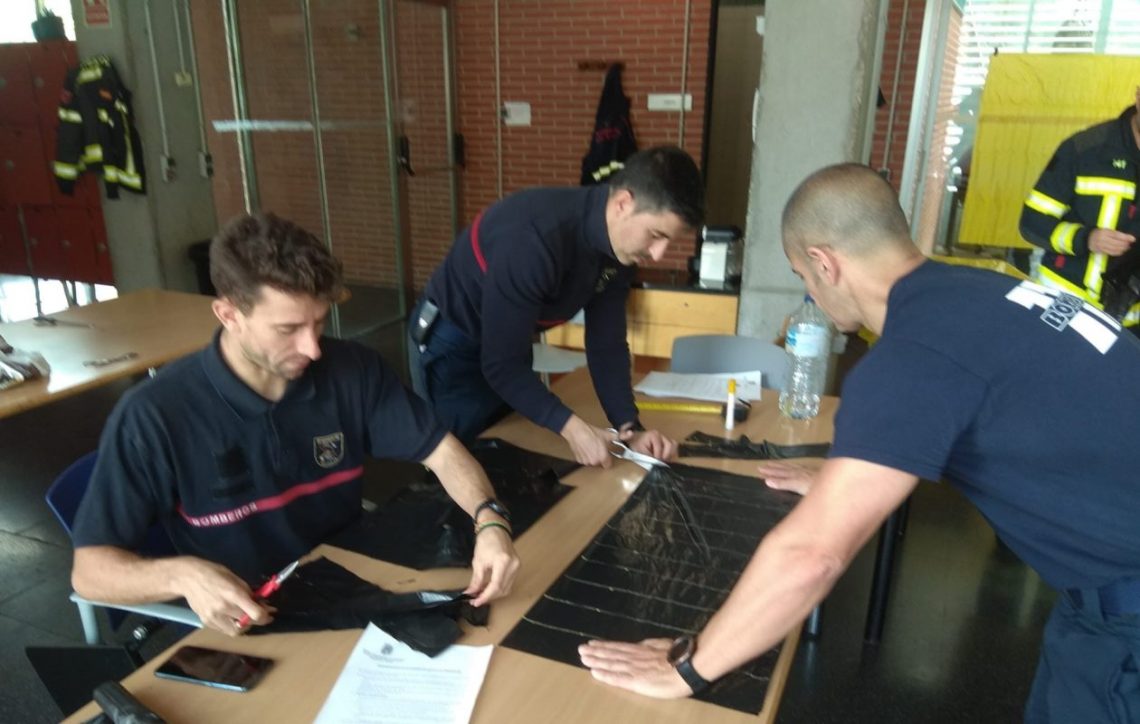 alicante-bomberos-confeccion-batas-mascaras-marzo-2020-12