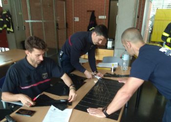 alicante-bomberos-confeccion-batas-mascaras-marzo-2020-12