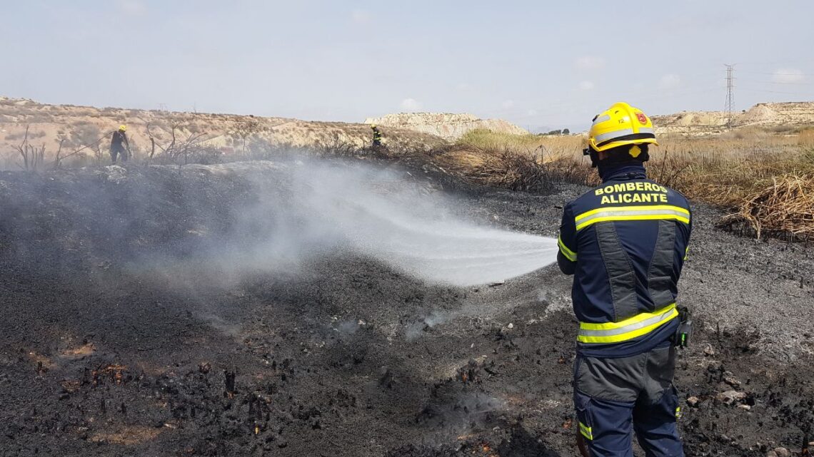 alicante-bomberos-incendio-abril-2019