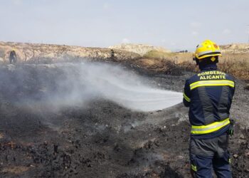 alicante-bomberos-incendio-abril-2019