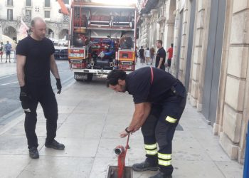 alicante-bomberos-revisando-junio-2019