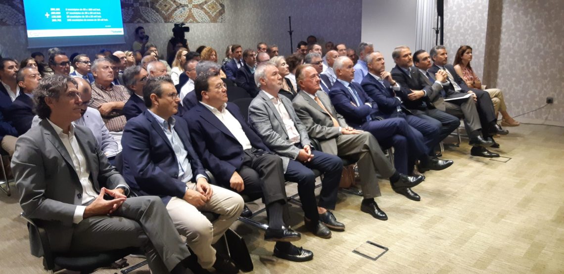 alicante-camara-y-banco-sabadell-presentan-guia-socioeconomica-de-la-provincia-julio-2019-2