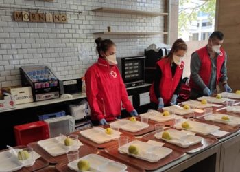 Aguas de Alicante colabora con el programa Cruz Roja RESPONDE para ayudar a las familias afectadas por la crisis del COVID 19