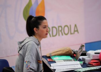 «Ser entrenadora me permite mantenerme ligada a la gimnasia rítmica»