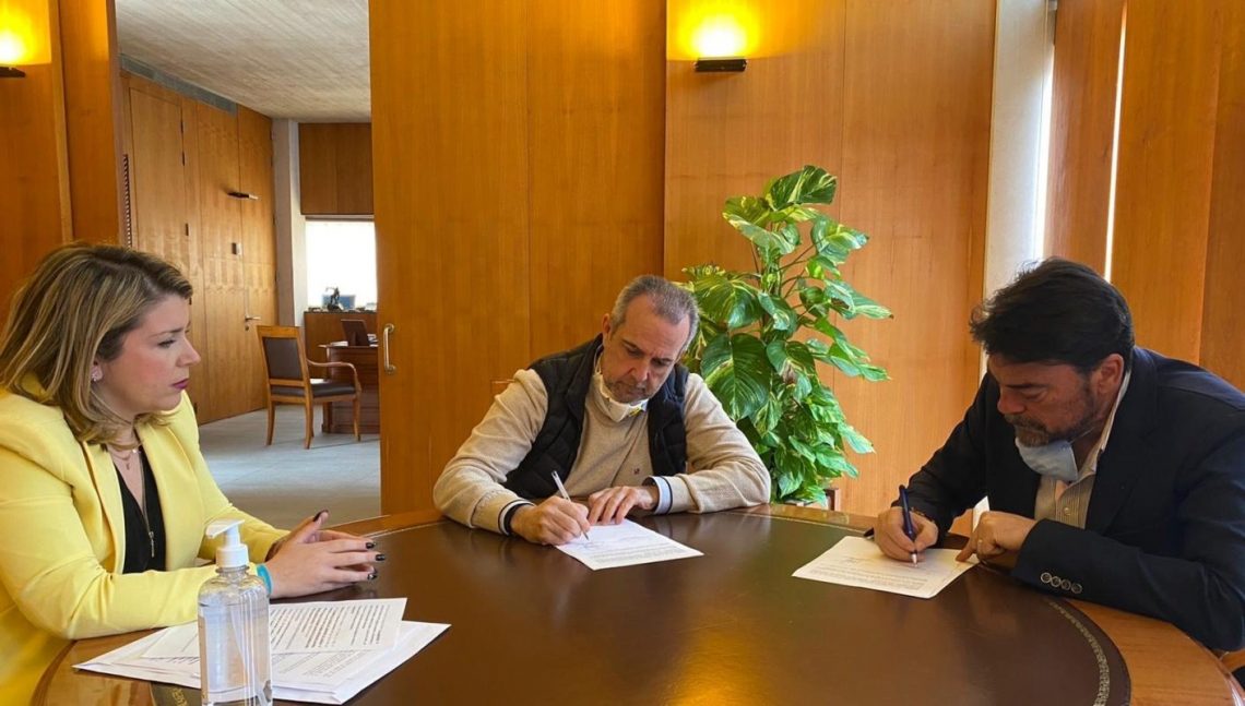 Ayuntamiento y CEV establecen un protocolo para canalizar los ofrecimientos de ayudas