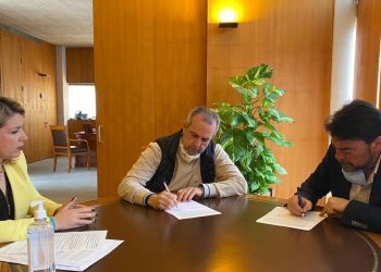 Ayuntamiento y CEV establecen un protocolo para canalizar los ofrecimientos de ayudas