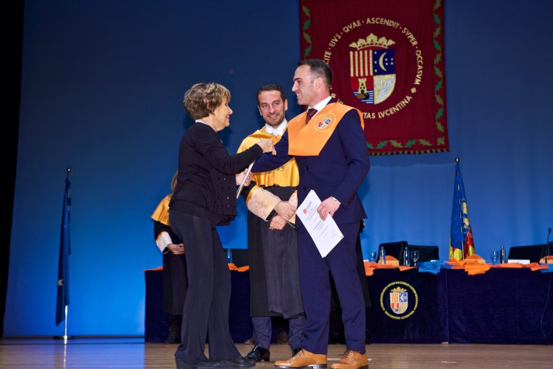 alicante-graduacion-economicas-premios-marzo-2019