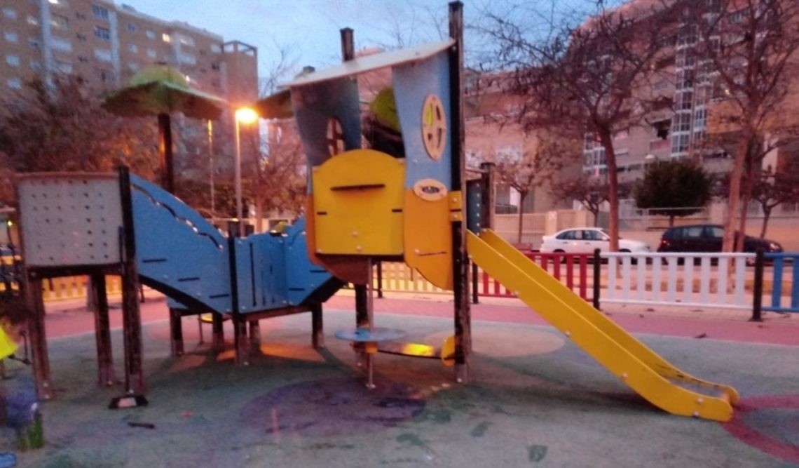 alicante-limpieza-de-grafitis-en-parque-diciembre-2019-3