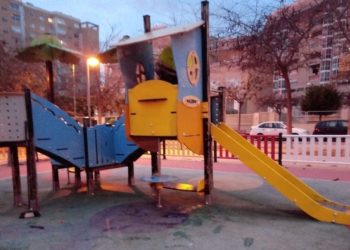 alicante-limpieza-de-grafitis-en-parque-diciembre-2019-3