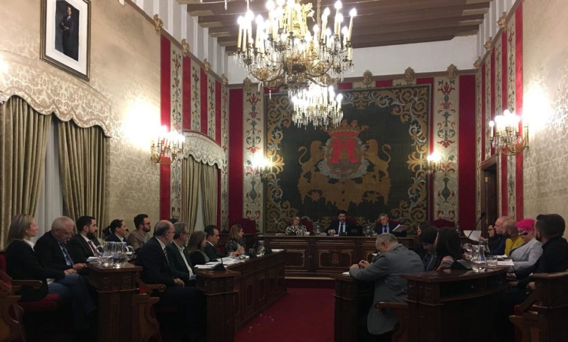 El Ayuntamiento acuerda la creación de una mesa de trabajo institucional sobre Gabriel Miró