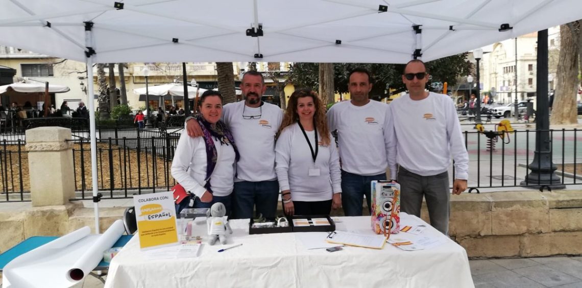 alicante-mesa-informativa-hablamos-espanol-mayo-2019-23