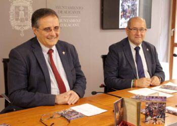 alicante-presentacion-revista-semana-santa-capuccino-marzo-2019