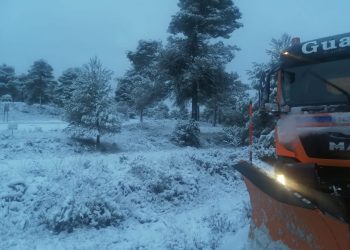 La Diputación activa un operativo especial con máquinas quitanieves y retroexcavadoras ante el temporal