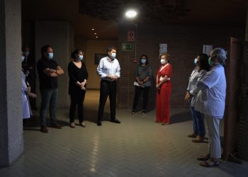 El presidente de la Diputación agradece el trabajo de los técnicos y sanitarios del Hogar Provincial