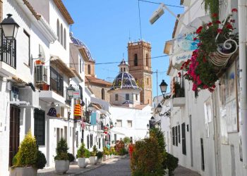 Altea cierra al tráfico parte del Casco Antiguo durante el verano