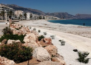 Cambio de imagen integrado en el paisaje en el paseo de l´Espigó de Altea