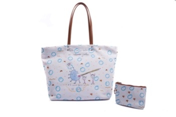 Arcovi lanza un bolso ecológico y solidario que ayudará a las familias afectadas por el Covid-19