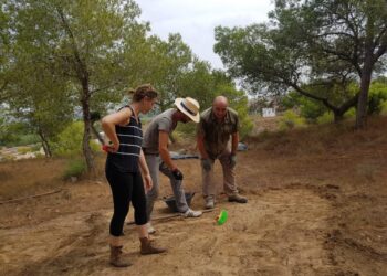 arqueologos-trabajando-en-cabezo-de-molino-rojales-diciembre-2018