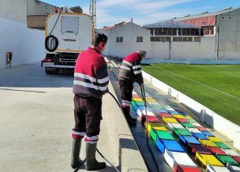 aspe-limpieza-gradas-campo-de-futbol-de-las-fuentes-marzo-2020
