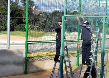 Deportes mejora las pistas de pádel municipales en Aspe