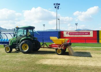 aspe-resiembra-campo-futbol-municipal-las-fuentes
