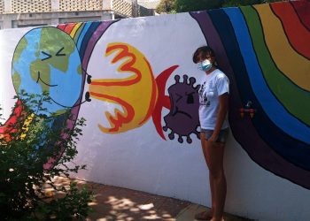 Finaliza el taller de pintura en Aspe con un espectacular mural sobre el coronavirus
