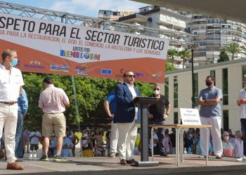 Las Asociaciones convocantes de la manifestación de Benidorm, solicitan una entrevista de trabajo urgente