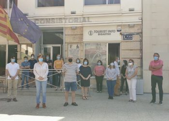 Bigastro se une al minuto de silencio por las víctimas del coronavirus