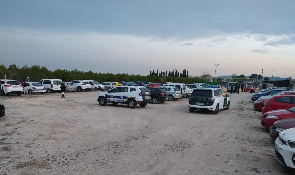 Policía Local y Guardia Civil desalojan una reunión ilegal de 85 personas en Callosa