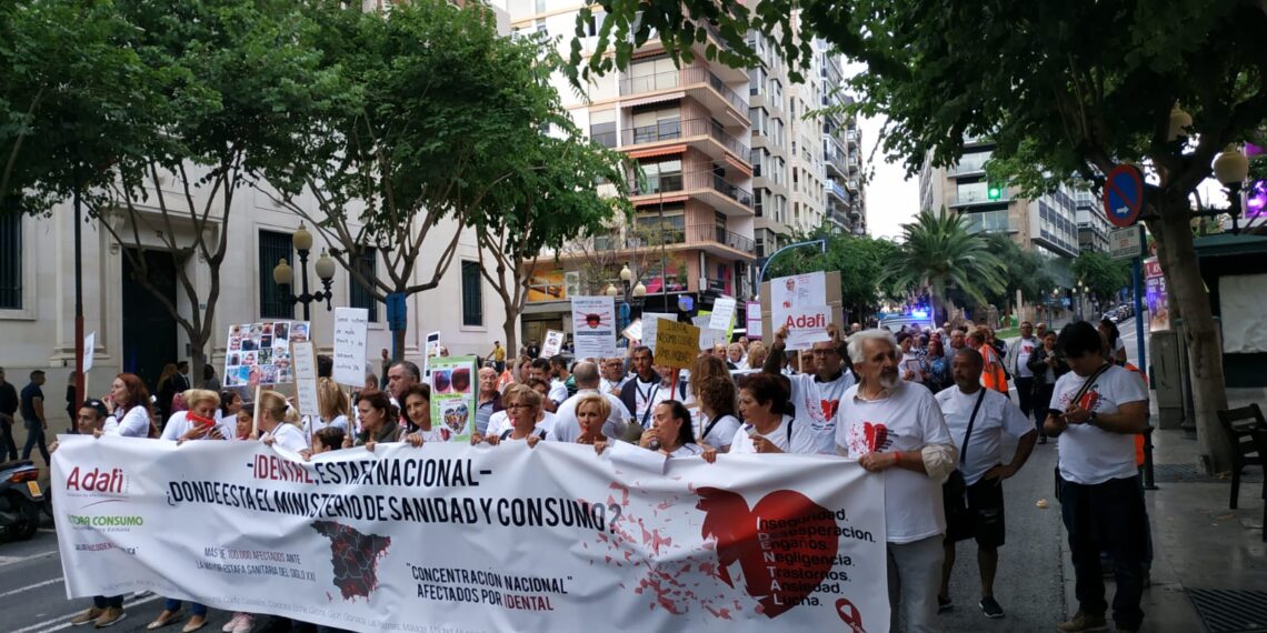 concentracion-agrupacion-afectados-idental-alicante-2018