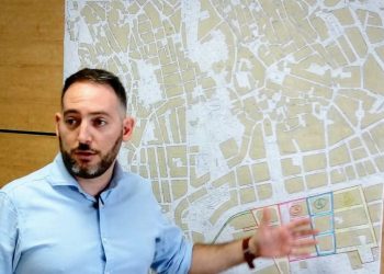 La Policía Local sigue coordinando la limpieza extraordinaria de las calles