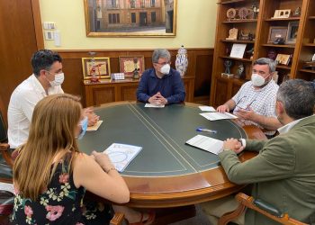 Firma de convenio entre FEPEVAL y el Ayuntamiento de Crevillent