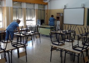 El Ayuntamiento contrata a 7 personas para reforzar la limpieza de los centros educativos