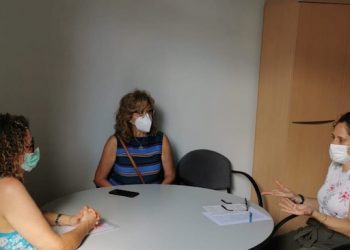 La concejal de Economía Sostenible se reúne con la Asociación de aparadoras y trabajadores del calzado Maia