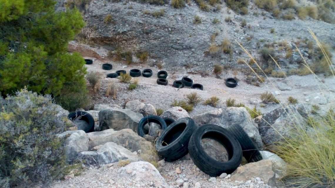 Detenidos los autores de los vertidos de ruedas en parajes naturales de Crevillent