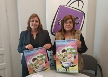 El Ayuntamiento y la Asociación de Comerciantes presentan la campaña del Día de la Madre