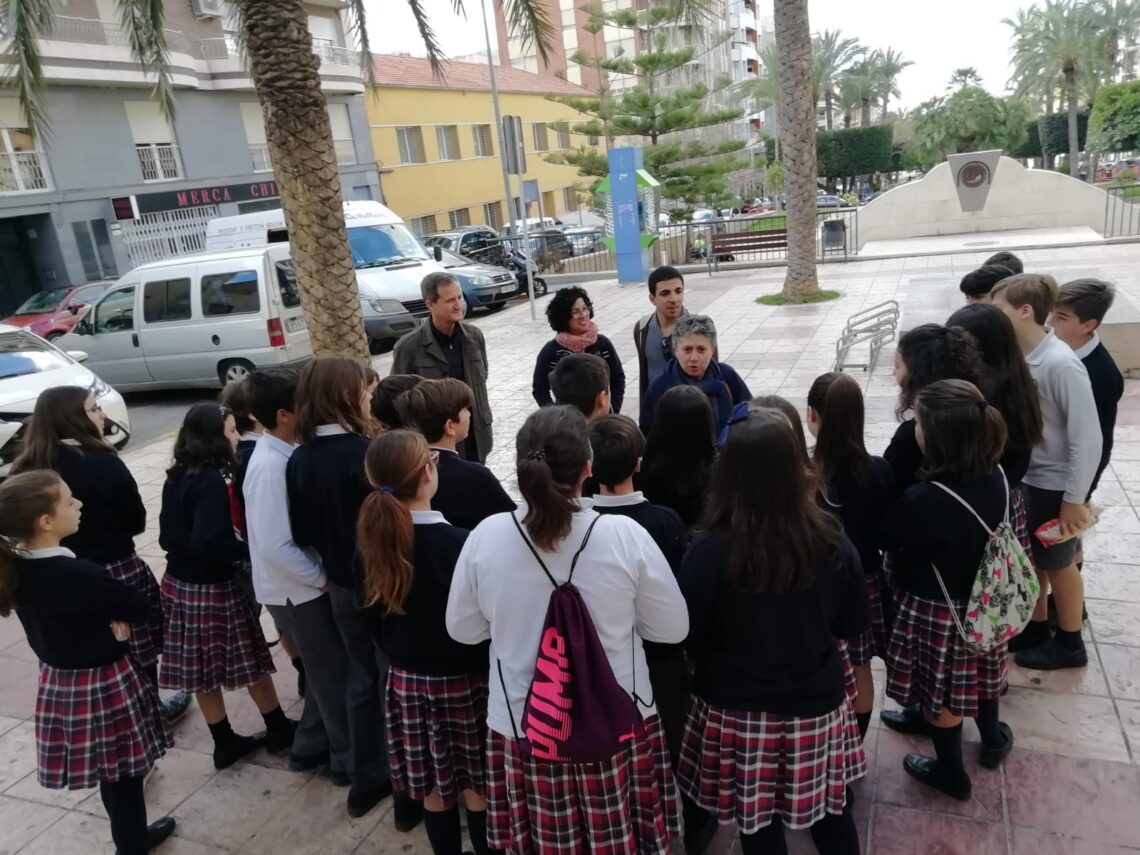 crevillente-escolares-visitan-mercado-abastos-abril-2019