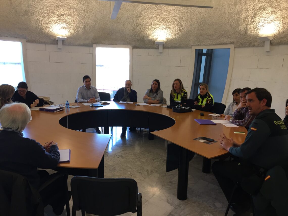 crevillente-reunion-cuerpos-de-policia-centros-educativos-tratar-bullying-marzo-2019