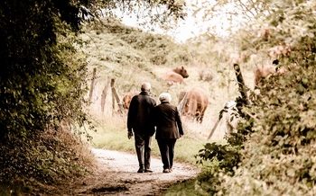 Una vida social activa reduce el riesgo de muerte en las personas mayores con discapacidad crónica