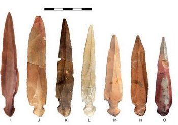 Los cuchillos hallados en la cueva neolítica de Nahal Hemar se empleaban en prácticas rituales con difuntos