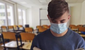 Una guía del CSIC muestra cómo se deben ventilar las aulas para reducir el riesgo de contagio por Covid-19