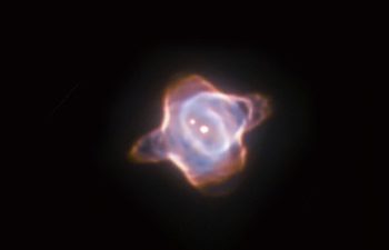 La joven nebulosa planetaria de la Mantarraya se apaga