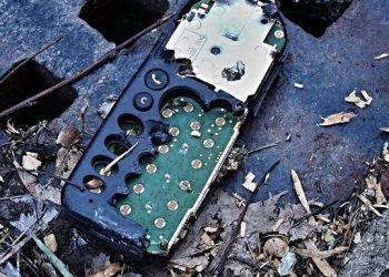 El desmantelamiento de residuos electrónicos expone a contaminantes peligrosos para la salud