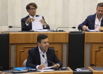 La Diputación destina 2,7 millones para dotar a los municipios de vehículos eléctricos en su apuesta por una provincia más sostenible